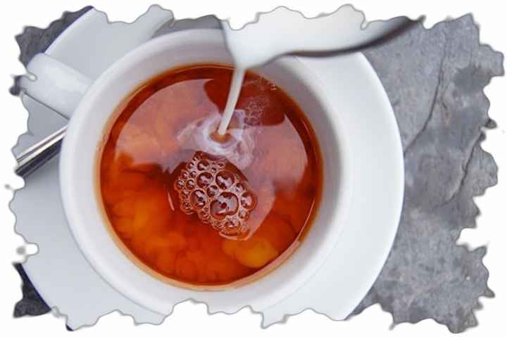 Калории чай с сахаром 3 ложки. Три ложки в чае. Чай с 3 ложками сахара.